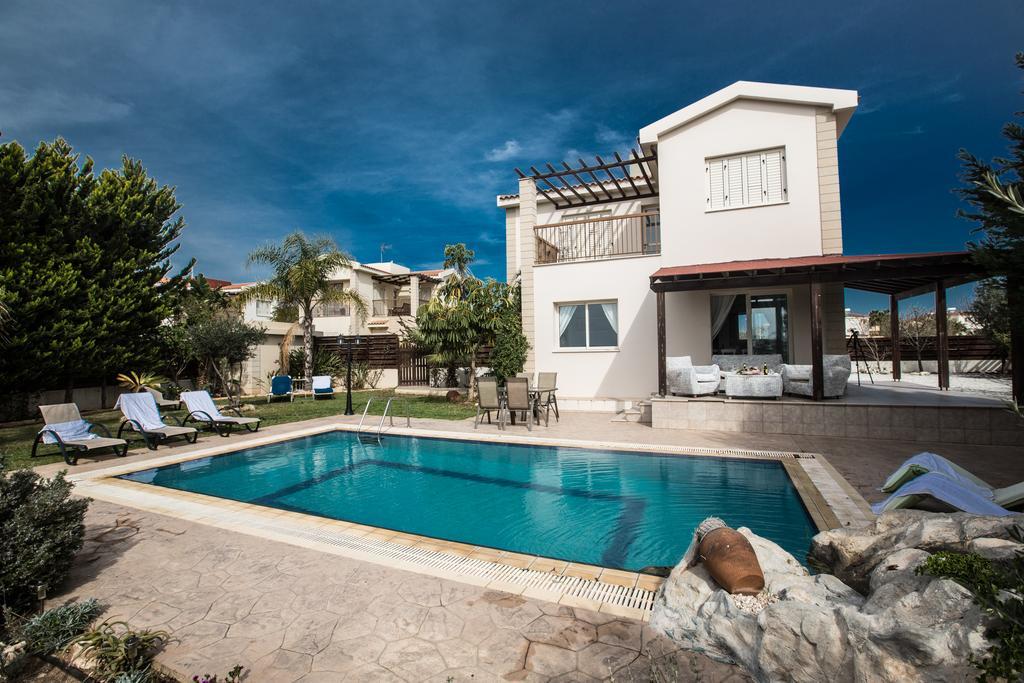أيا نابا Sunny Coast Villa المظهر الخارجي الصورة
