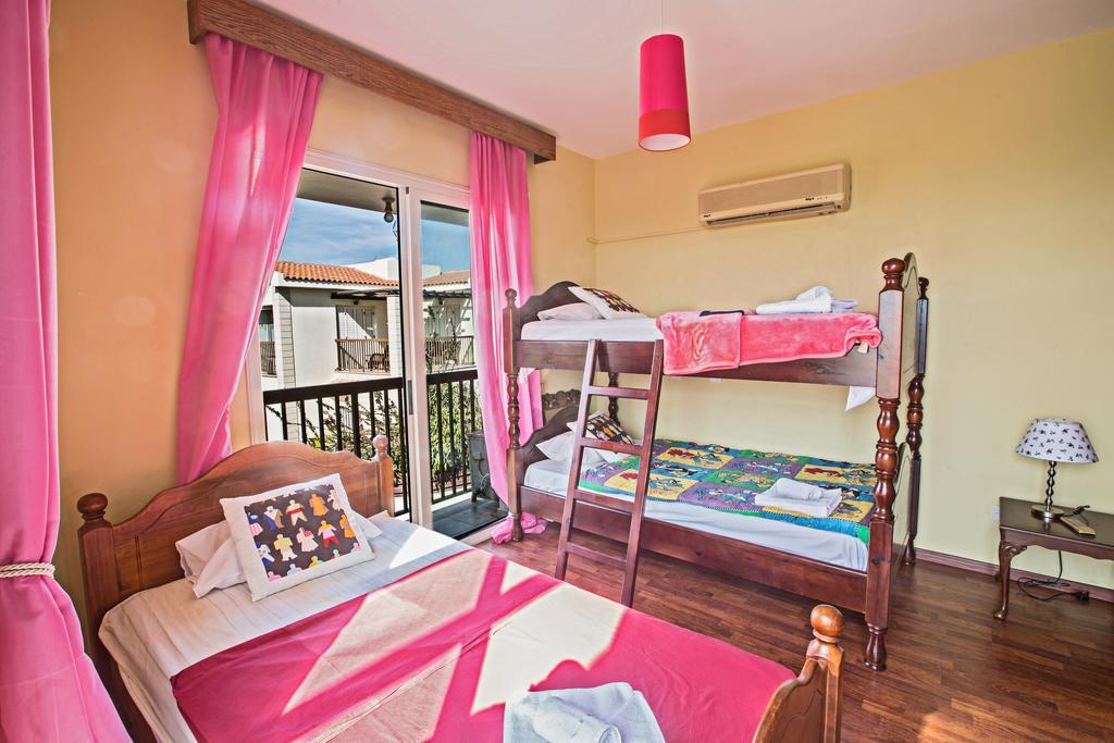 أيا نابا Sunny Coast Villa المظهر الخارجي الصورة