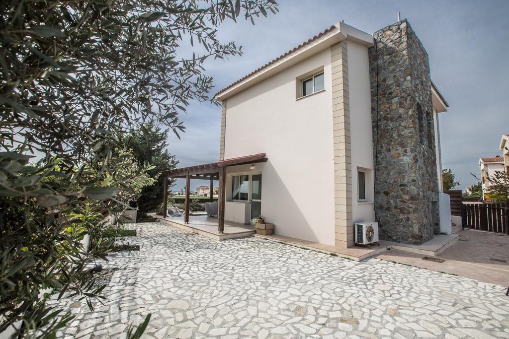 أيا نابا Sunny Coast Villa المظهر الخارجي الصورة