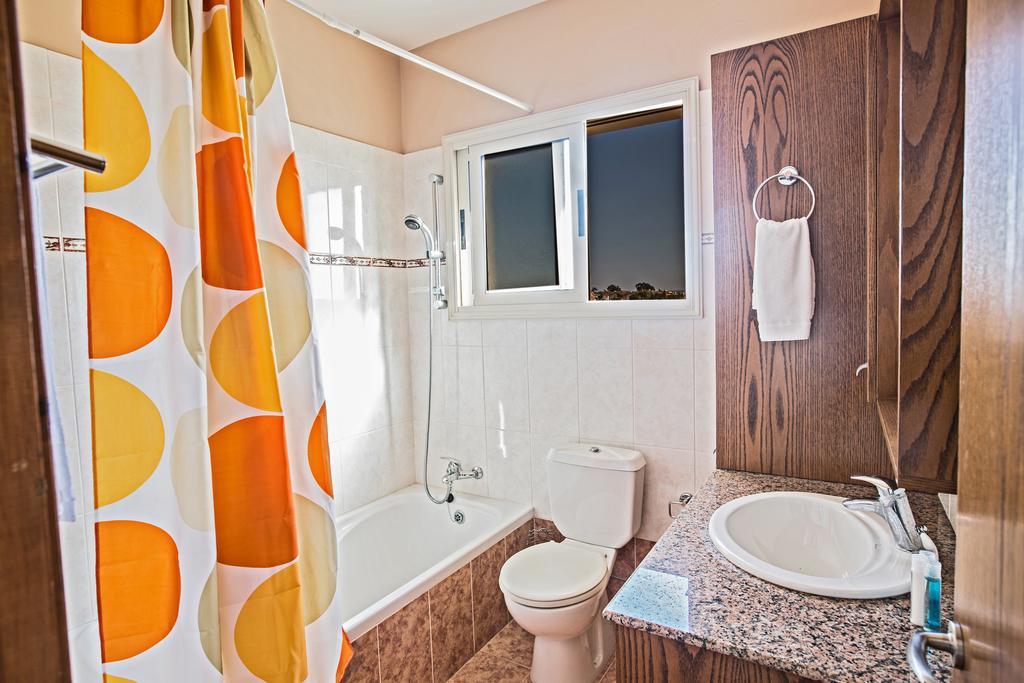 أيا نابا Sunny Coast Villa المظهر الخارجي الصورة