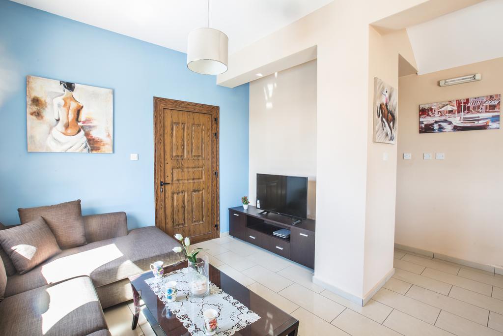 أيا نابا Sunny Coast Villa المظهر الخارجي الصورة