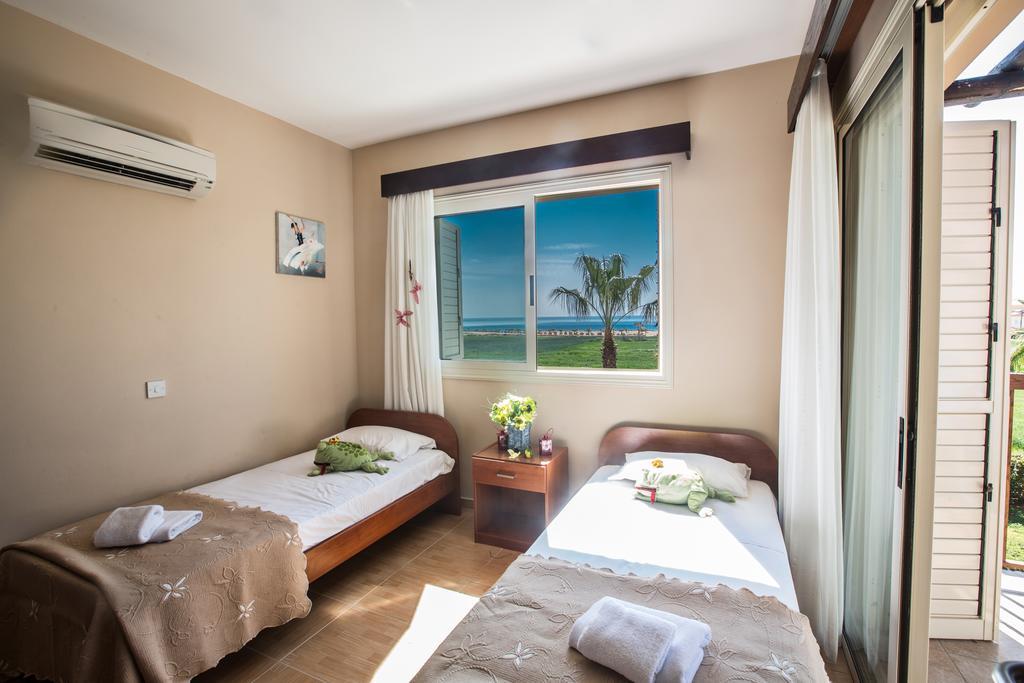 أيا نابا Sunny Coast Villa المظهر الخارجي الصورة