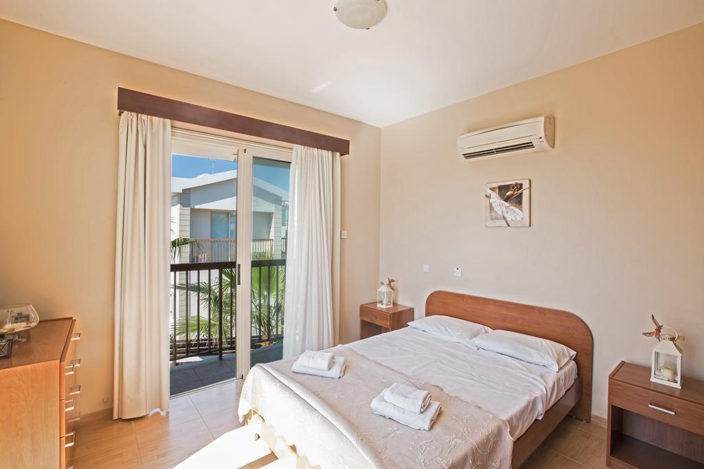 أيا نابا Sunny Coast Villa المظهر الخارجي الصورة