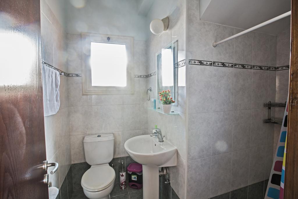 أيا نابا Sunny Coast Villa المظهر الخارجي الصورة